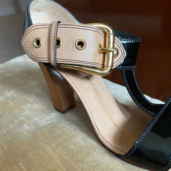 Black patent leather and tan T-strap  sandal - Picture 8 of 14